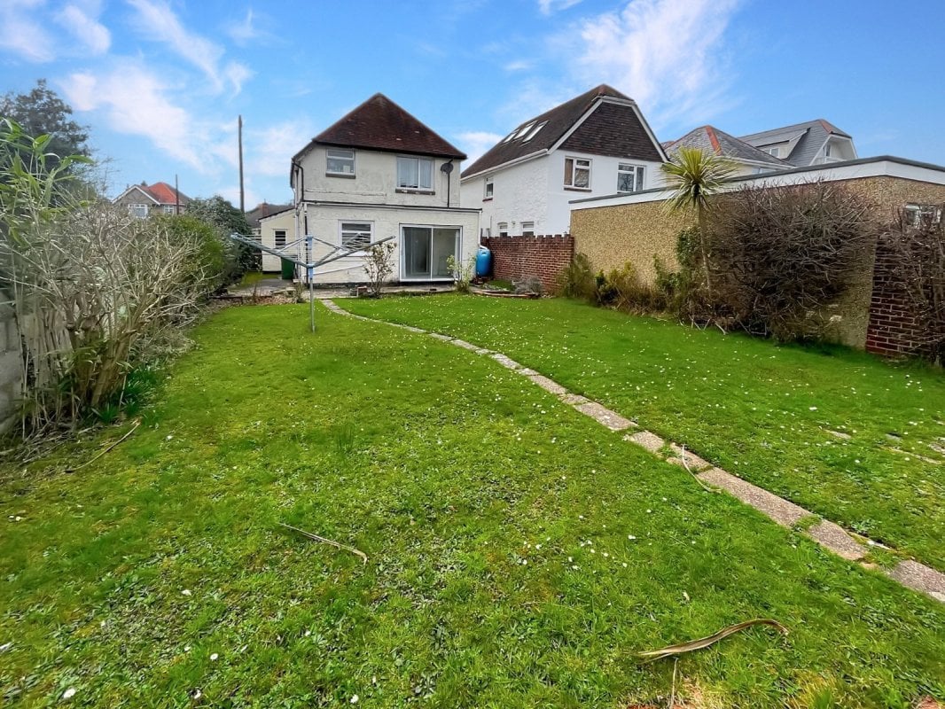 3 bedroom property for sale in Sandbanks Road, Whitecliff, Poole