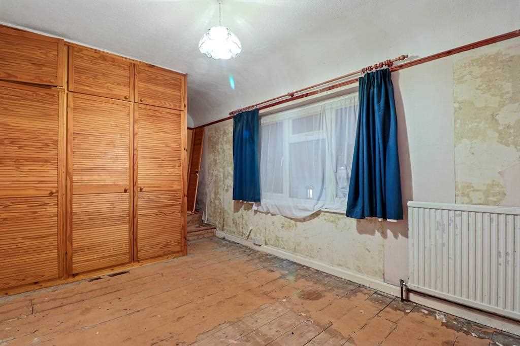 2 bedroom property for sale in Woodward Road, Dagenham, Essex Guide