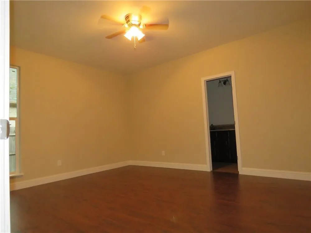 417 N Hansbarger St, Everman, TX 76140