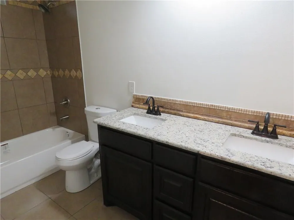 417 N Hansbarger St, Everman, TX 76140