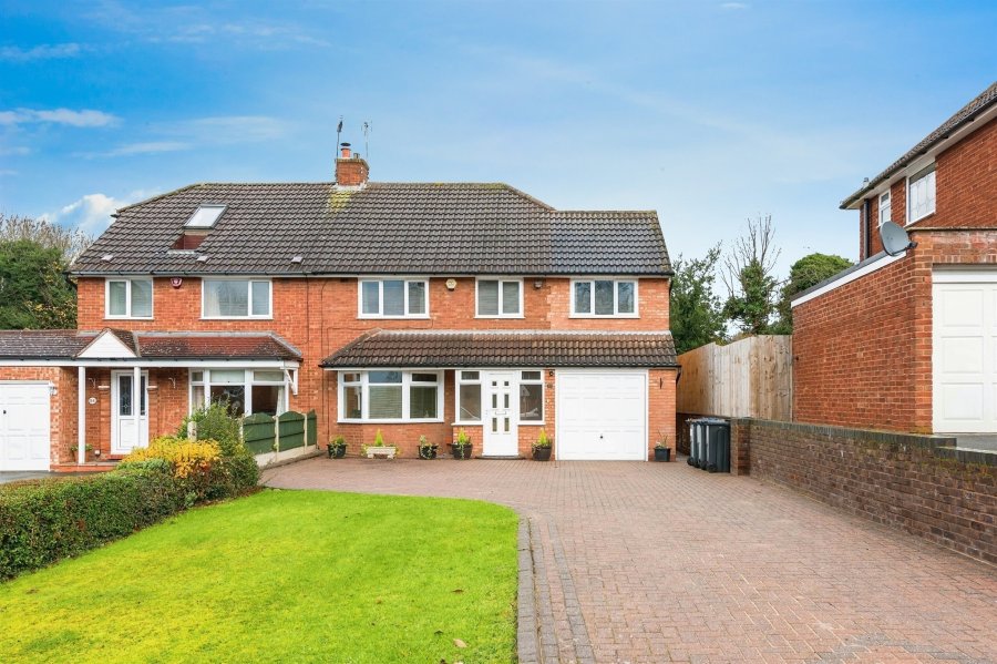 Properties for sale in Sutton Coldfield, West Midlands