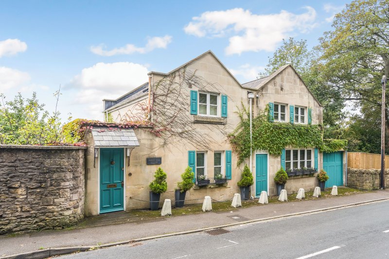 4 bedroom property for sale in North Road, Bath, BA2 Offers in excess