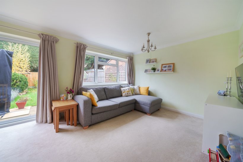 Lillibrooke Crescent, Maidenhead 3 bedroom semidetached house