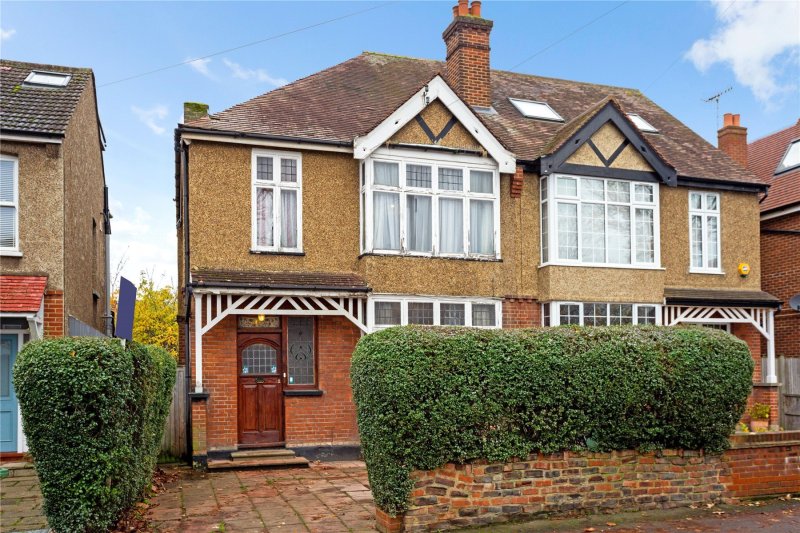 3 bedroom property for sale in Howard Road, New Malden, KT3 £795,000
