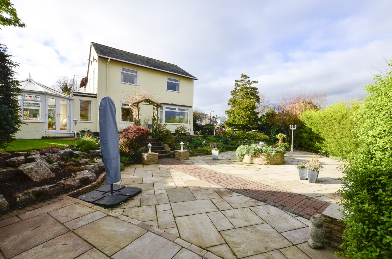 5 bedroom property for sale in TOR CLOSE BROADSANDS PAIGNTON £795,000