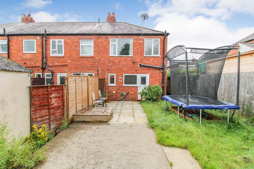2 bedroom property for sale in Stockwell Drive, Knaresborough, North