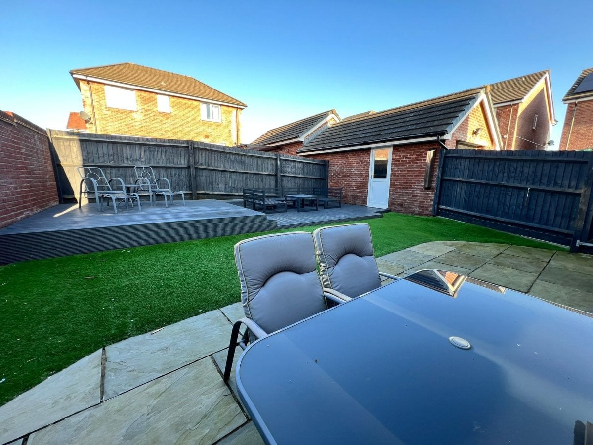 6 bedroom property for sale in Crib Y Sianel, Rhoose Point, CF62 3NB