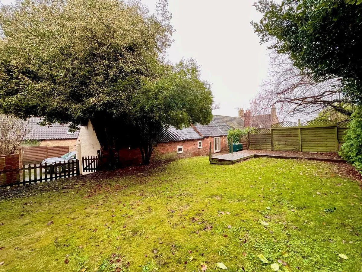 THE GRANARY, MELTON ROAD, WALTHAM ON THE WOLDS