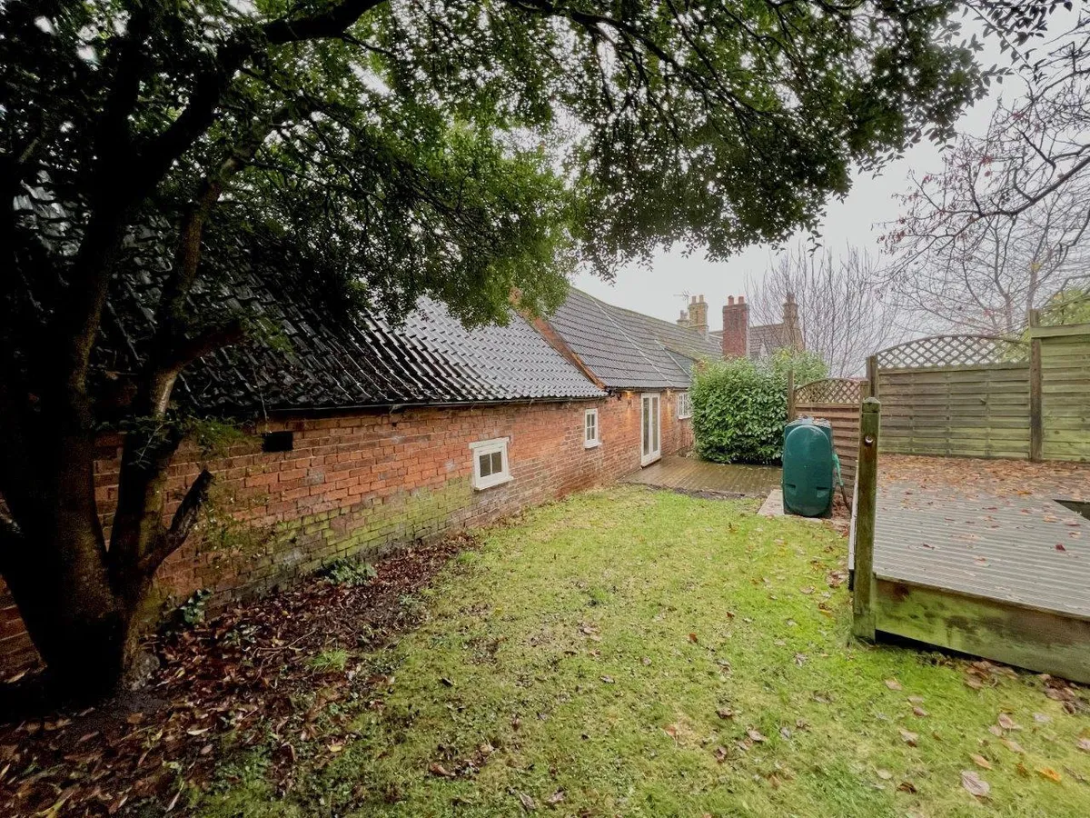 THE GRANARY, MELTON ROAD, WALTHAM ON THE WOLDS