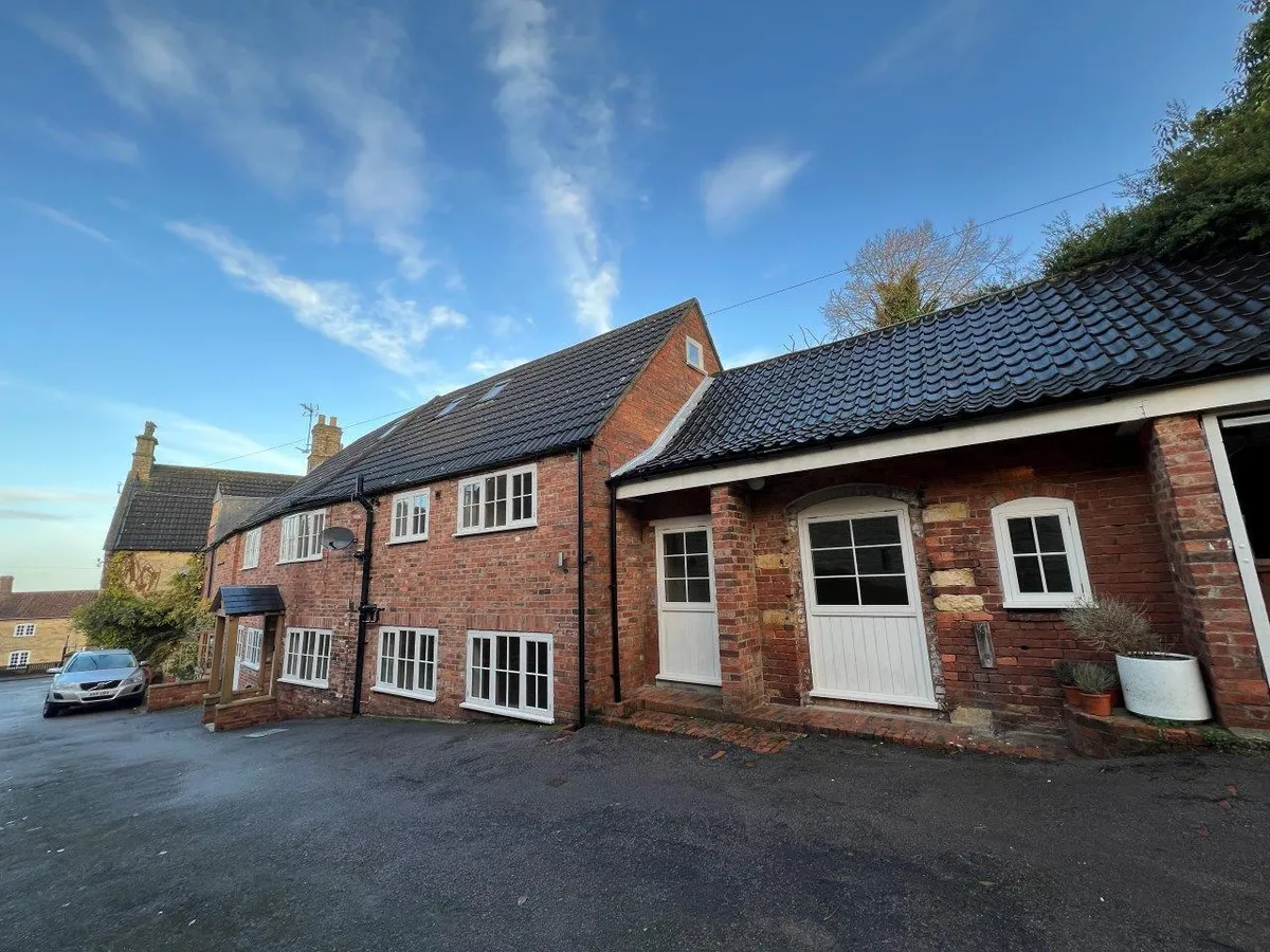 THE GRANARY, MELTON ROAD, WALTHAM ON THE WOLDS