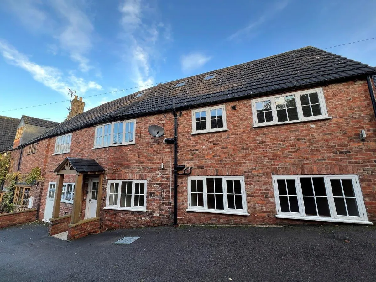 THE GRANARY, MELTON ROAD, WALTHAM ON THE WOLDS