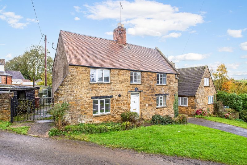 3 bedroom property for sale in Wardington, Banbury, OX17 Offers in