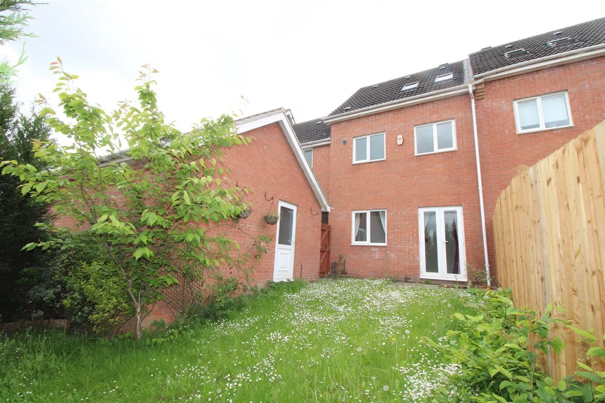WAINWRIGHT AVENUE, HAMILTON, LEICESTER