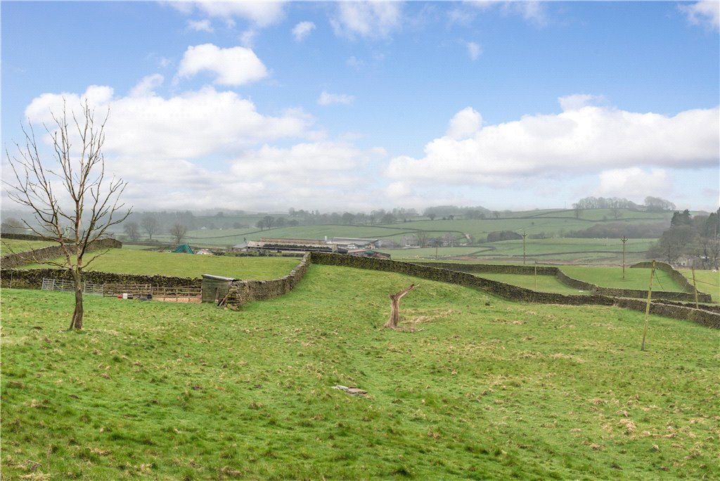 3 bedroom property for sale in Swawbeck, Giggleswick, Settle, BD24