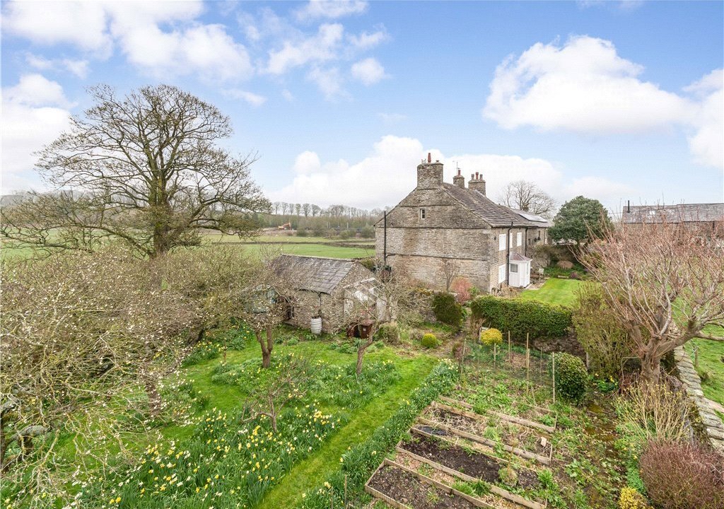 3 bedroom property for sale in Swawbeck, Giggleswick, Settle, BD24