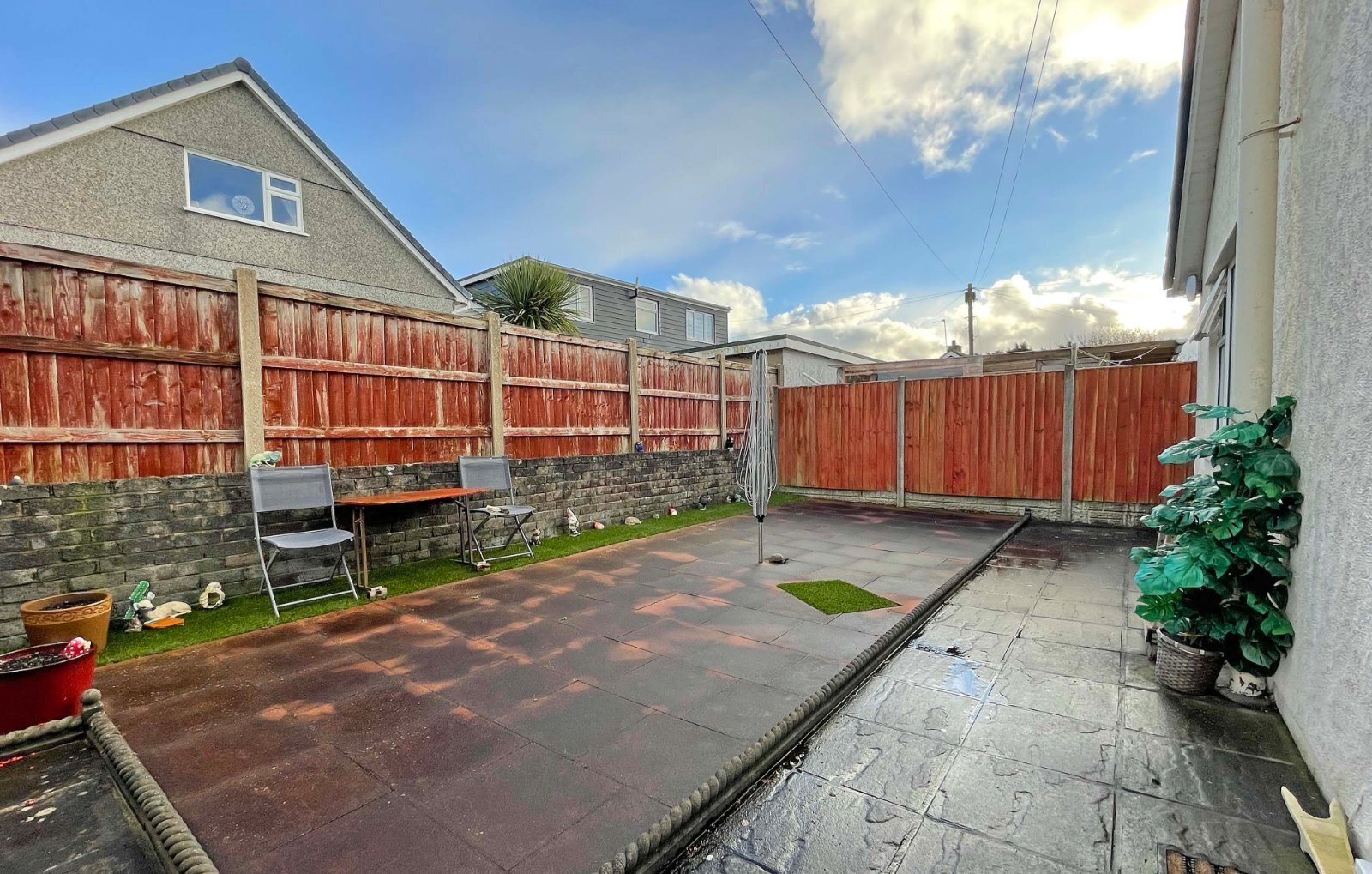 2 bedroom property for sale in Efail Newydd, Benllech, TynyGongl