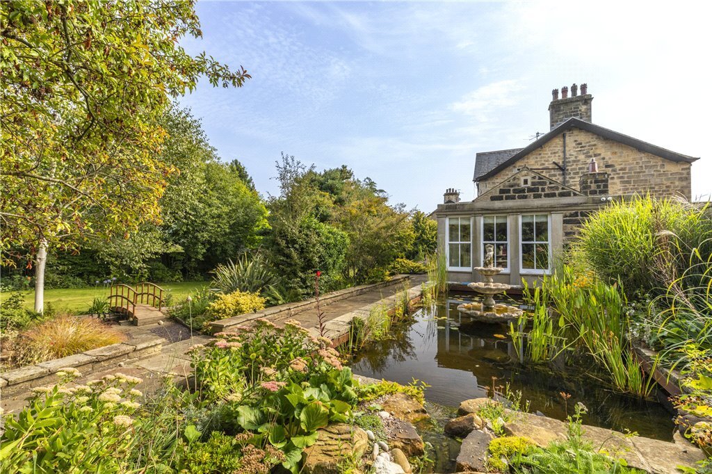 5 bedroom property for sale in Bolton Road, Addingham, Ilkley, LS29