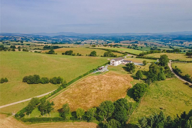 6 bedroom property for sale in Llanfair Caereinion, Welshpool, Powys