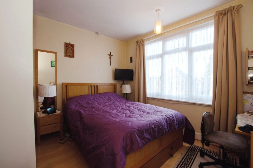 Bedford Grove, Nottingham 3 bedroom detached house William H Brown