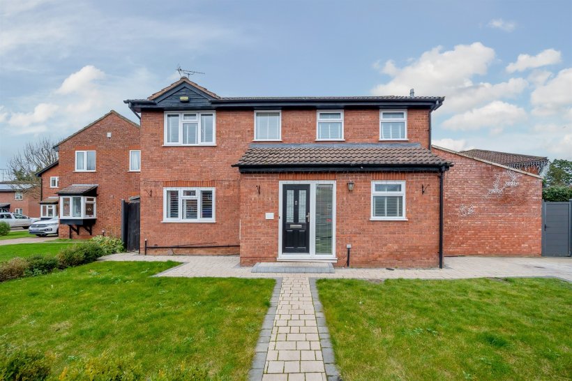 Moor End, Maidenhead 4 bedroom detached house Roger Platt