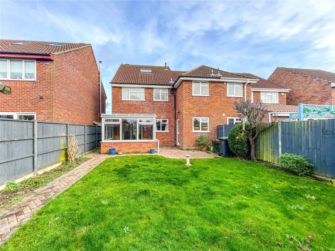 4 bedroom property for sale in Comet Way, Christchurch, Dorset, BH23