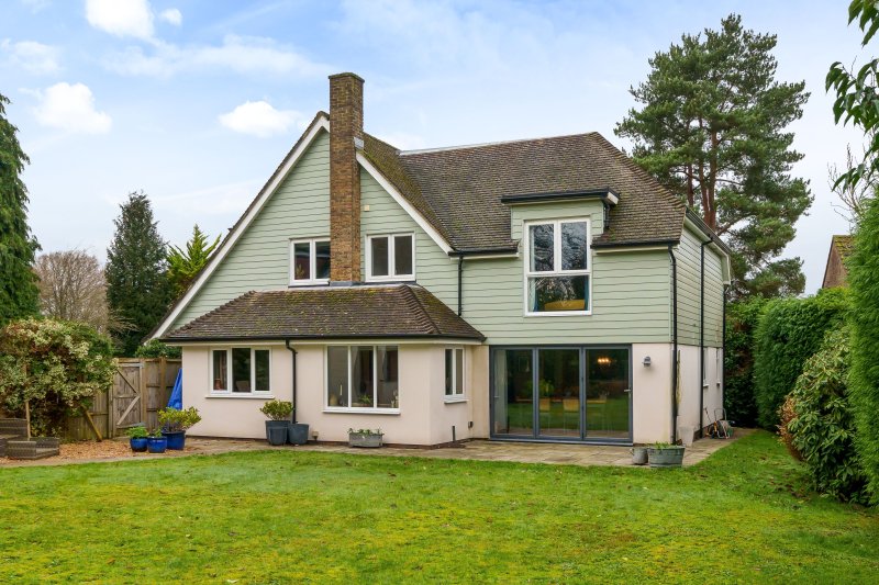4 bedroom property for sale in Close, Liphook, GU30 Guide