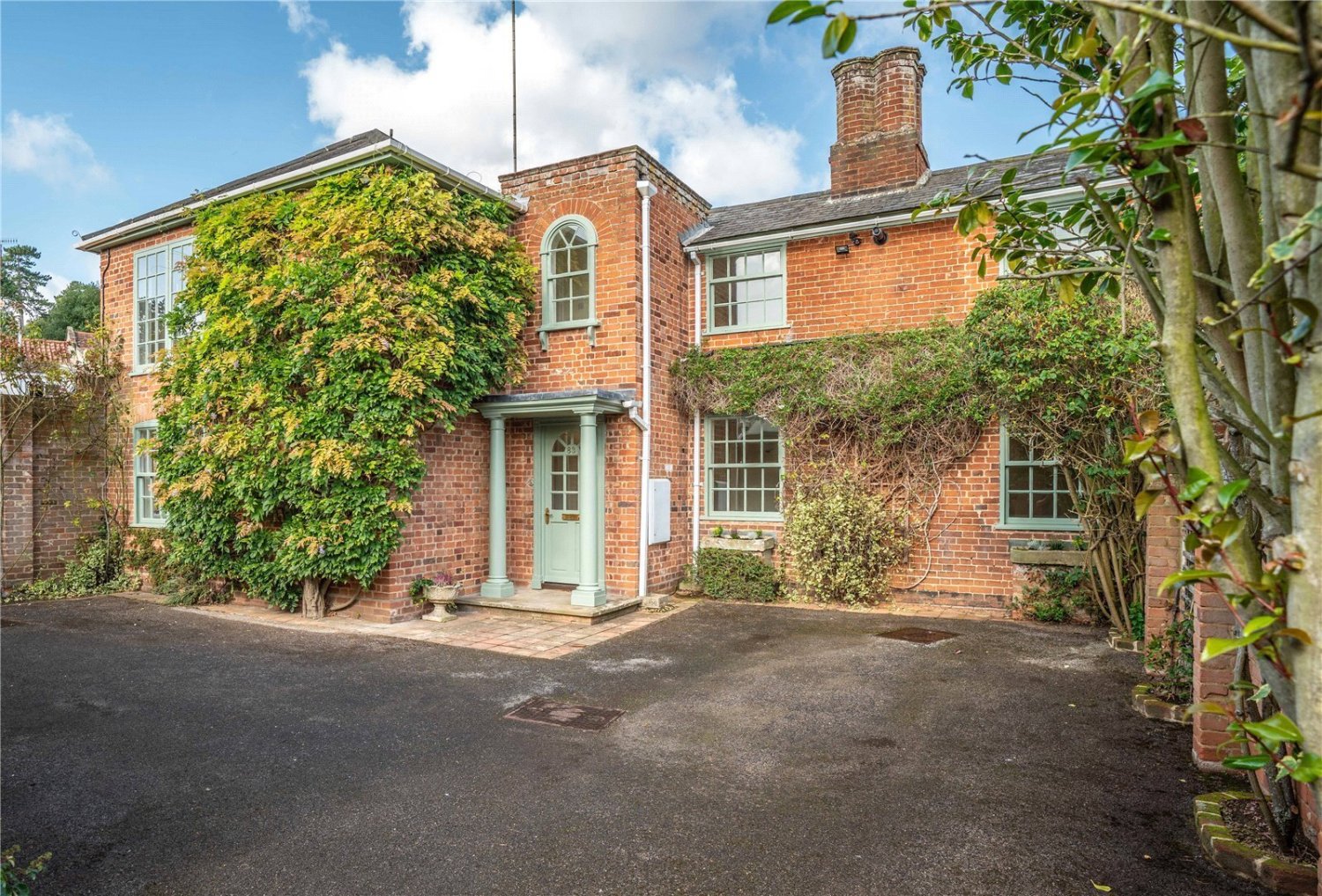 JacksonStops 4 bedroom property for sale in Castle Street