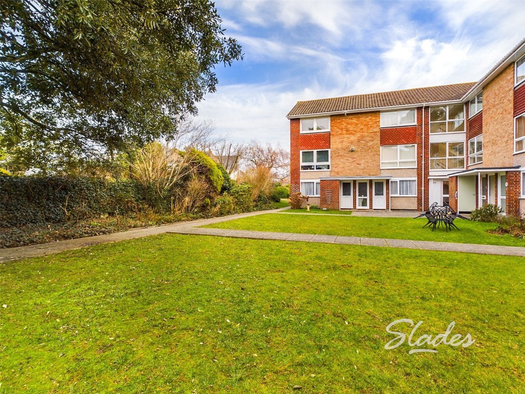 2 bedroom property for sale in Marryat Court, Montagu Road, Highcliffe