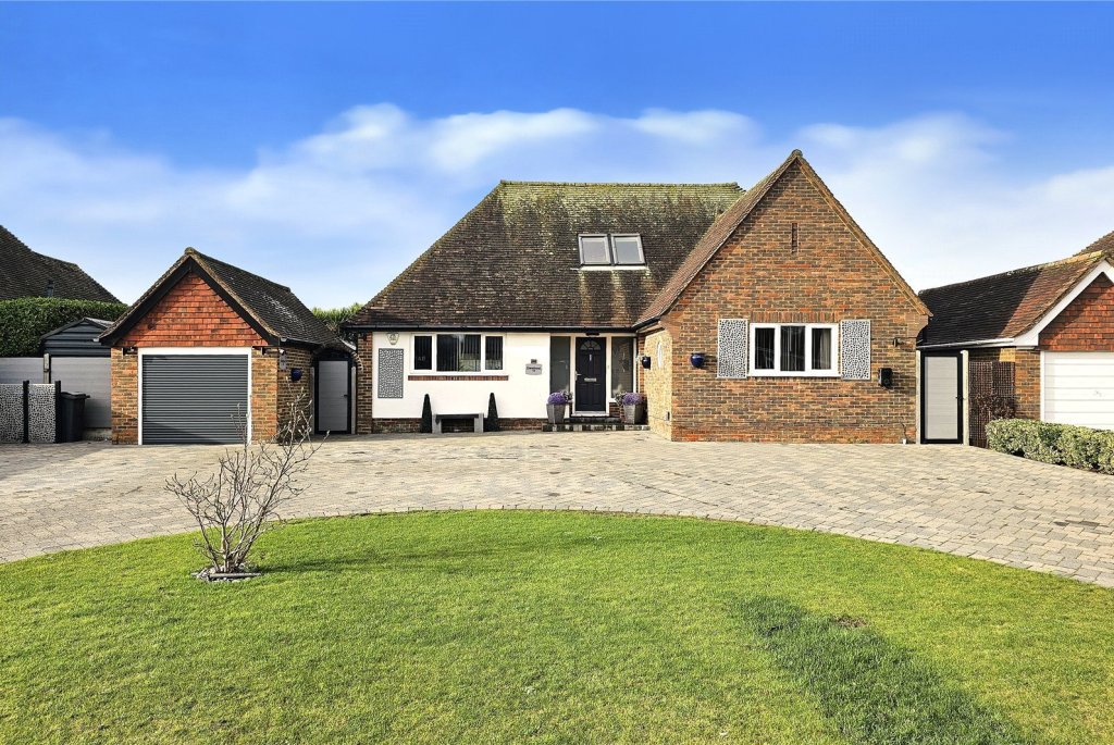 3 bedroom property for sale in Pigeonhouse Lane, Rustington