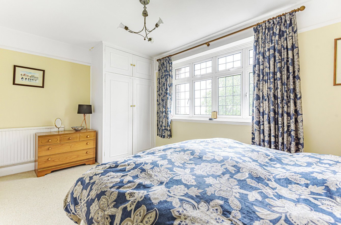 JacksonStops 5 bedroom property for sale in Mears Ashby Road, Earls