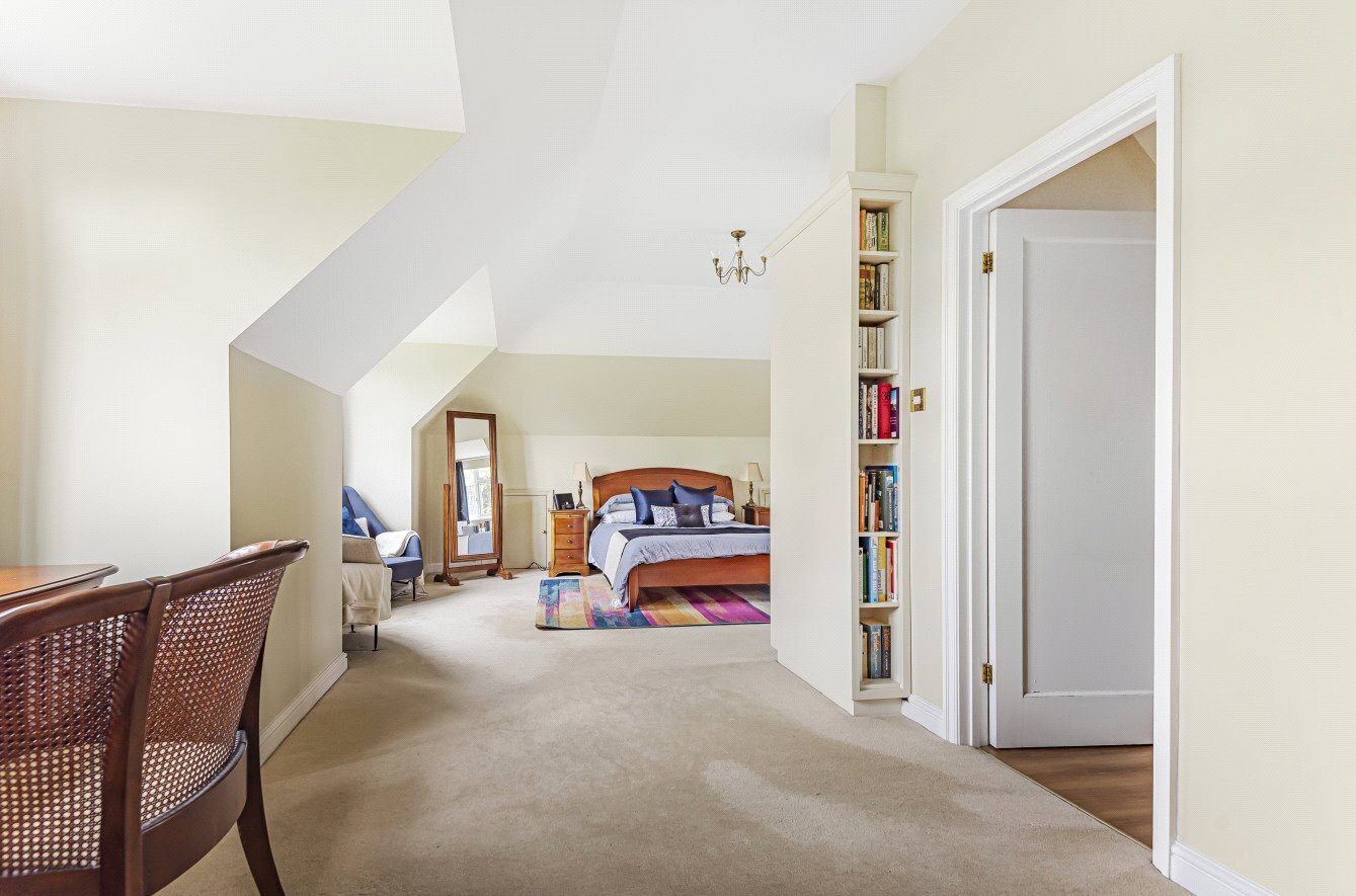 JacksonStops 5 bedroom property for sale in Mears Ashby Road, Earls