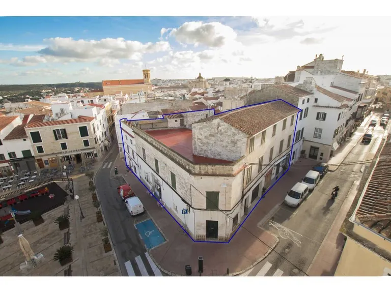 10, Mahón