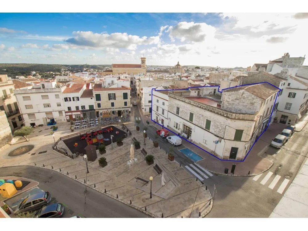 10, Mahón