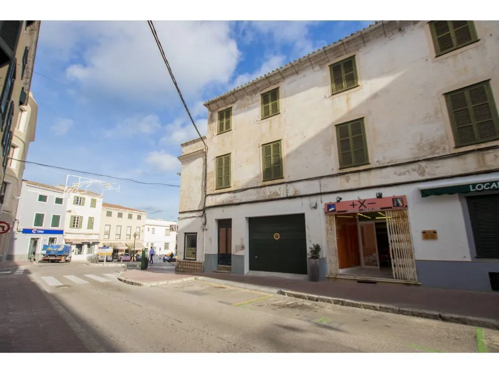 10, Mahón