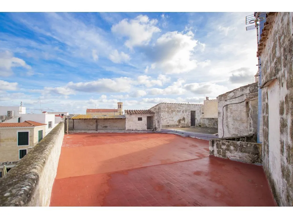 10, Mahón