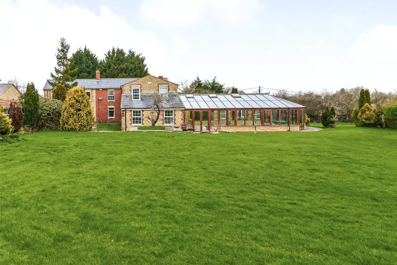 5 bedroom property for sale in Hoggs Lane, Purton, SN5 Guide price £