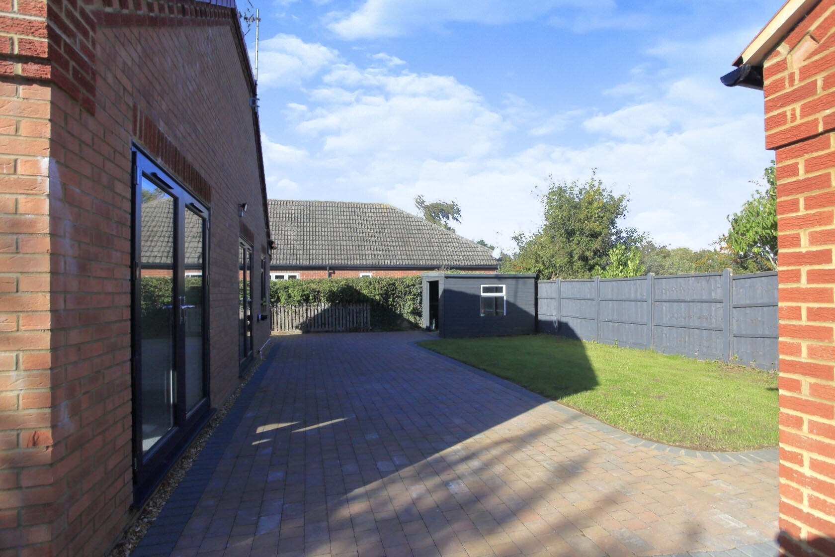 2 bedroom property for sale in Lincoln Road, Glinton, Peterborough £