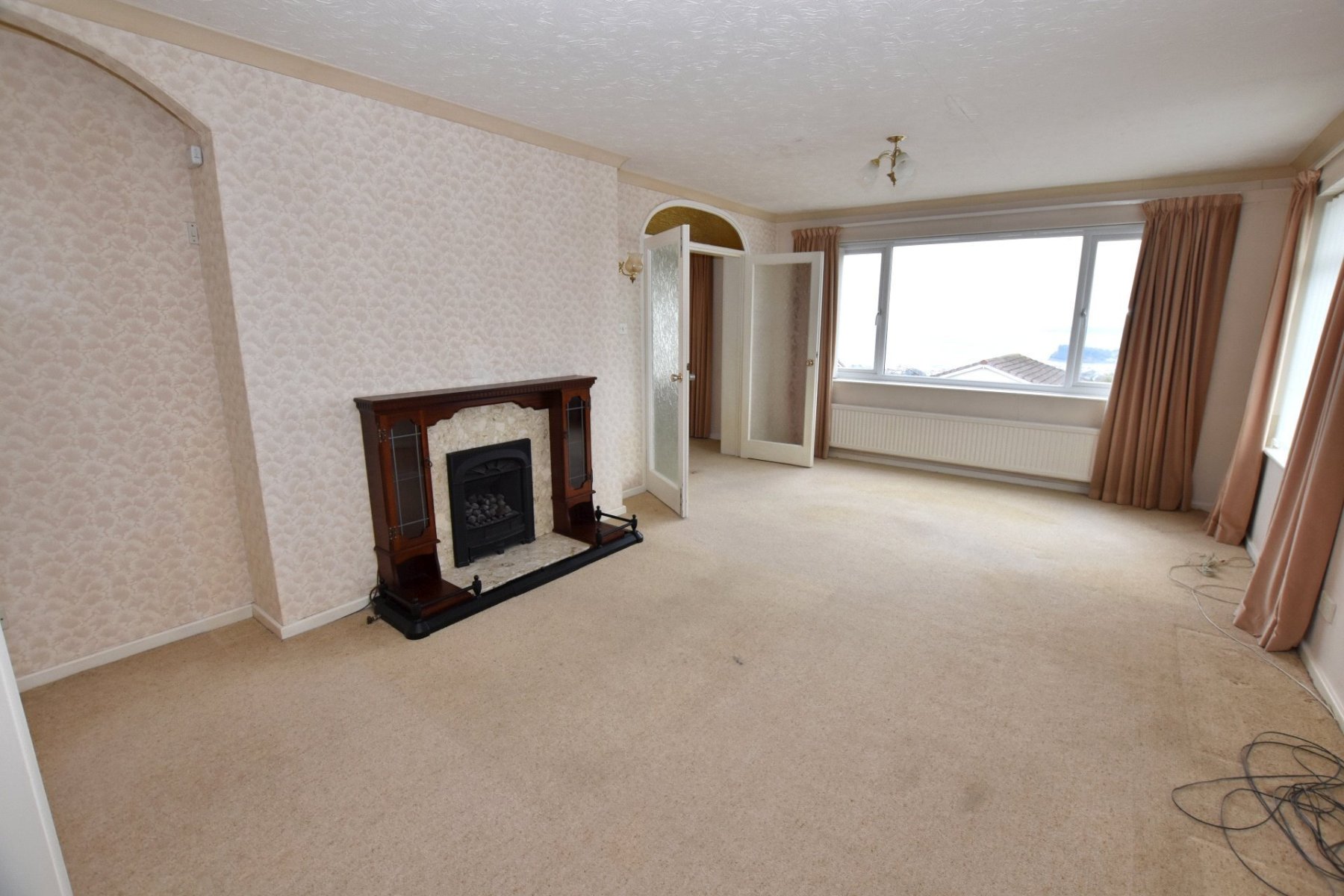 4 bedroom property for sale in Maudlin Drive, Teignmouth, Devon, TQ14