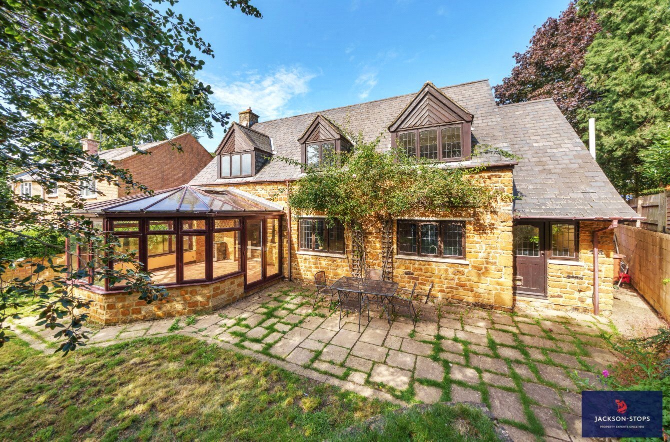 JacksonStops 4 bedroom property for sale in Dallington Green