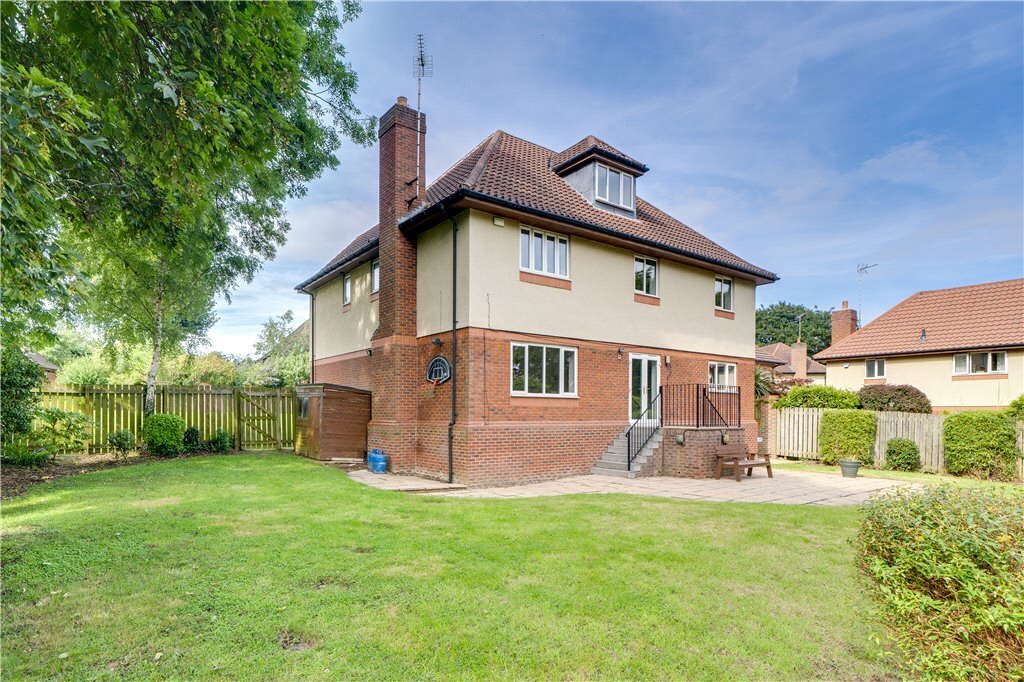 5 bedroom property for sale in The Meadow, Thorner Lane, Scarcroft