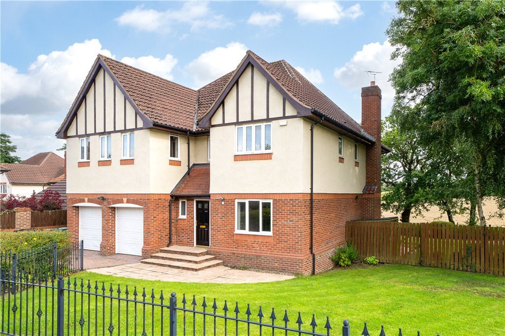 5 bedroom property for sale in The Meadow, Thorner Lane, Scarcroft