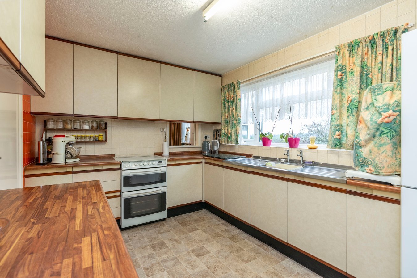 4 bedroom property for sale in Hubba Crescent, Swineshead, Boston, PE20