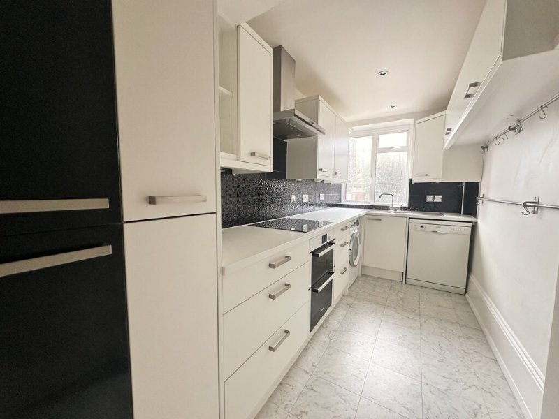 2 bedroom property for sale in Wick Hall, Furze Hill, Hove, BN3 1NF