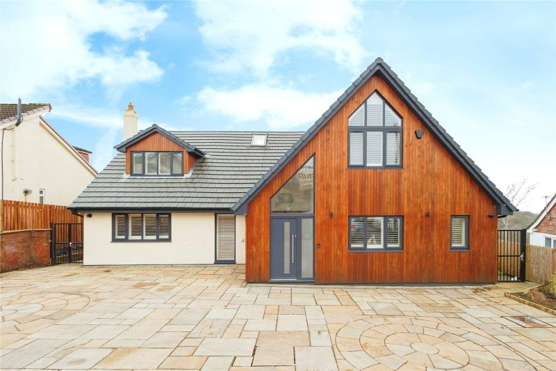 5 bedroom property for sale in Mottram Old Road, Stalybridge, Greater Manchester, SK15 Offers