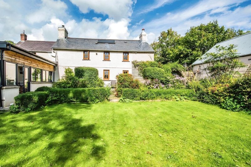 4 bedroom property for sale in Blaenffos, Boncath, Pembrokeshire, SA37