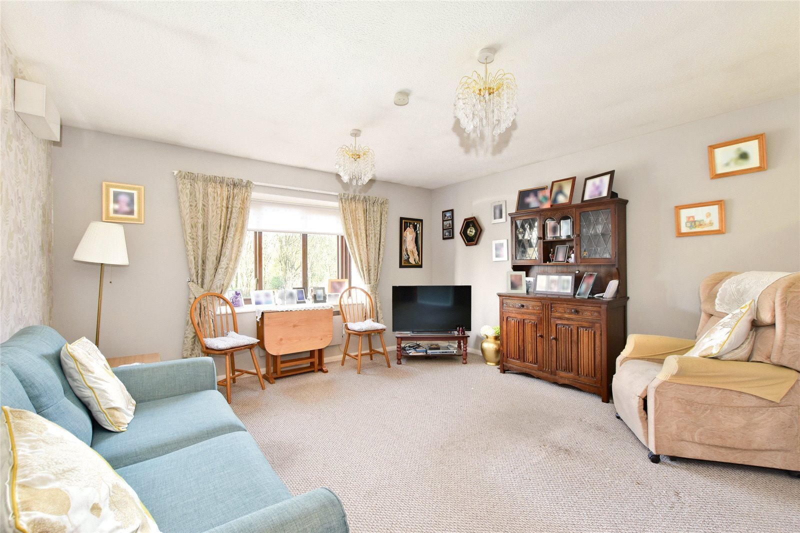 1 bedroom property for sale in The Grange, High Street, Abbots Langley, Herts, WD5 £165,000