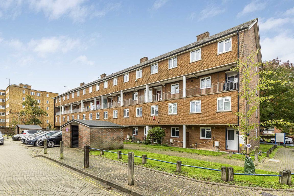 Jacksons 3 bedroom property for sale in Aldrington Road, Streatham
