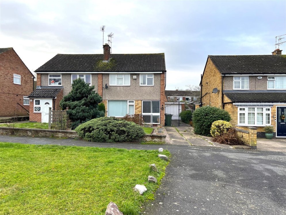 3 bedroom property for sale in Churchill Drive, Leicester Forest East, Leicester £230,000