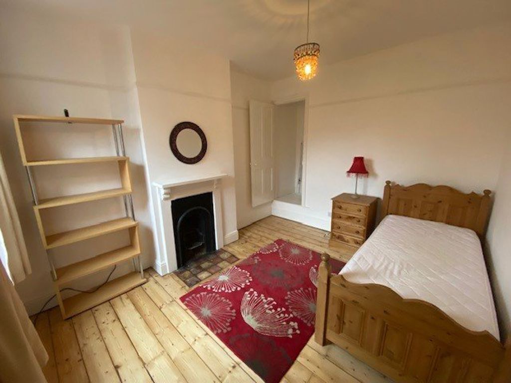 2 bedroom property to let in Alcester Road, Moseley, B13 8EY £1,100 pcm