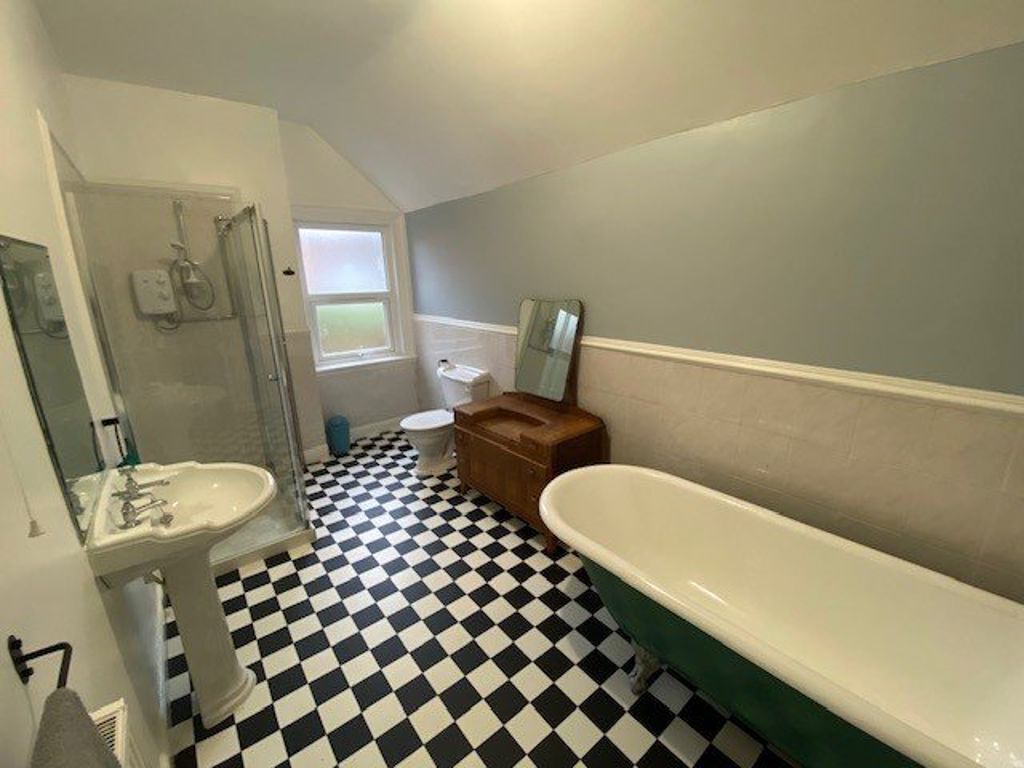 2 bedroom property to let in Alcester Road, Moseley, B13 8EY £1,100 pcm